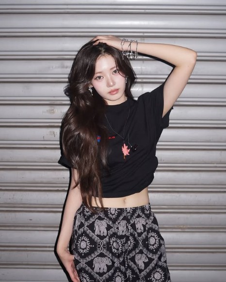 YG 19살 베이비몬스터 로라
